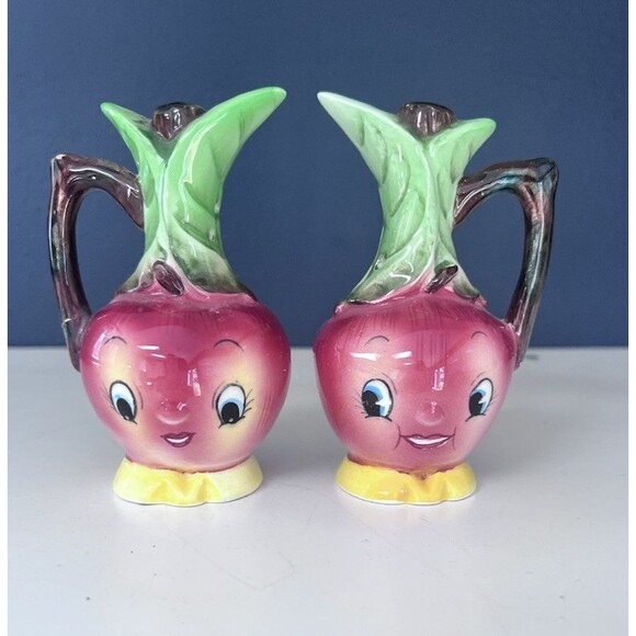 Anthropomorphic Beets Radishes Face Salt Pepper Decanter Vtg Shakers Red Novelty - Picture 1 of 9